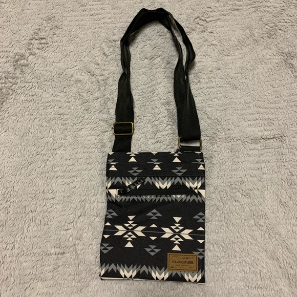 Dakine Handbags - NWOT DAKINE | Jive Crossbody Bag